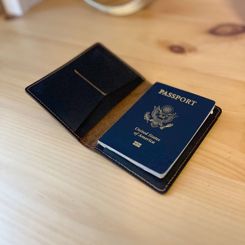 Floto Leather Passport Wallet in dark brown 5