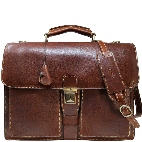 The Floto Novella leather briefcase is a men's attache business bag that is handcrafted in Italy. This is the Novella Brief in Vecchio Brown.