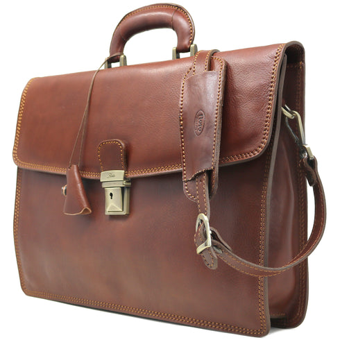 The Floto Milano leather briefcase is a men's single gusset attache bag that is handcrafted in Italy. This is the Milano Brief in Vecchio Brown. 2