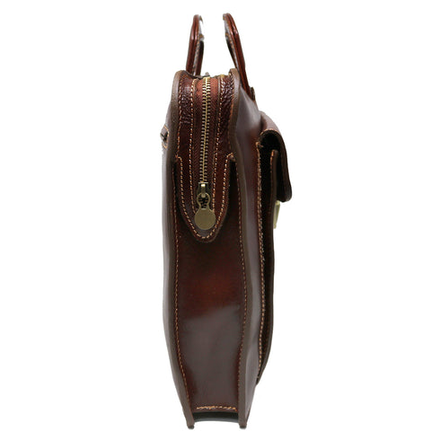 The Floto Milano Sleeve leather briefcase is a men's slime attache bag that is handcrafted in Italy. This is the Milano Sleeve in Vecchio Brown. 8