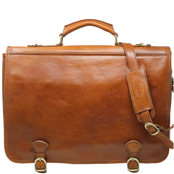 The Floto Piazza leather messenger bag is a men's casual bag that is handcrafted in Italy. This is the Piazza Messenger in Tobacco Brown