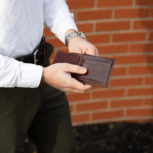 Floto Venezia Leather Wallet billfold credit card holder in Vecchio Brown. 2