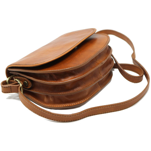 Floto Chianti Leather Saddle Bag Crossbody in Tobacco Brown. 2