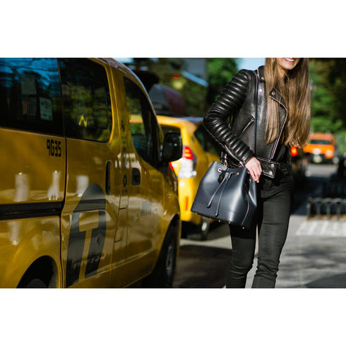 Leather Bag Floto Milano Bucket black