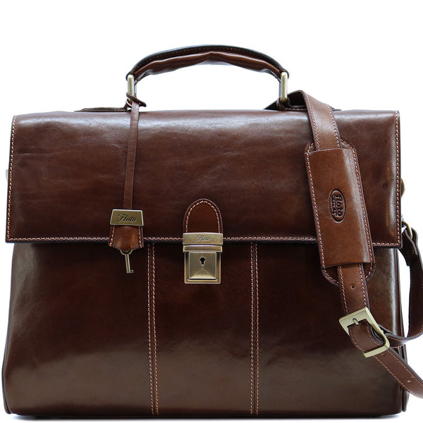 The Floto Venezia Laptop Bag is a men's leather business messenger bag that is handcrafted in Italy. This is the Venezia Laptop Bag Bag in Vecchio Brown.
