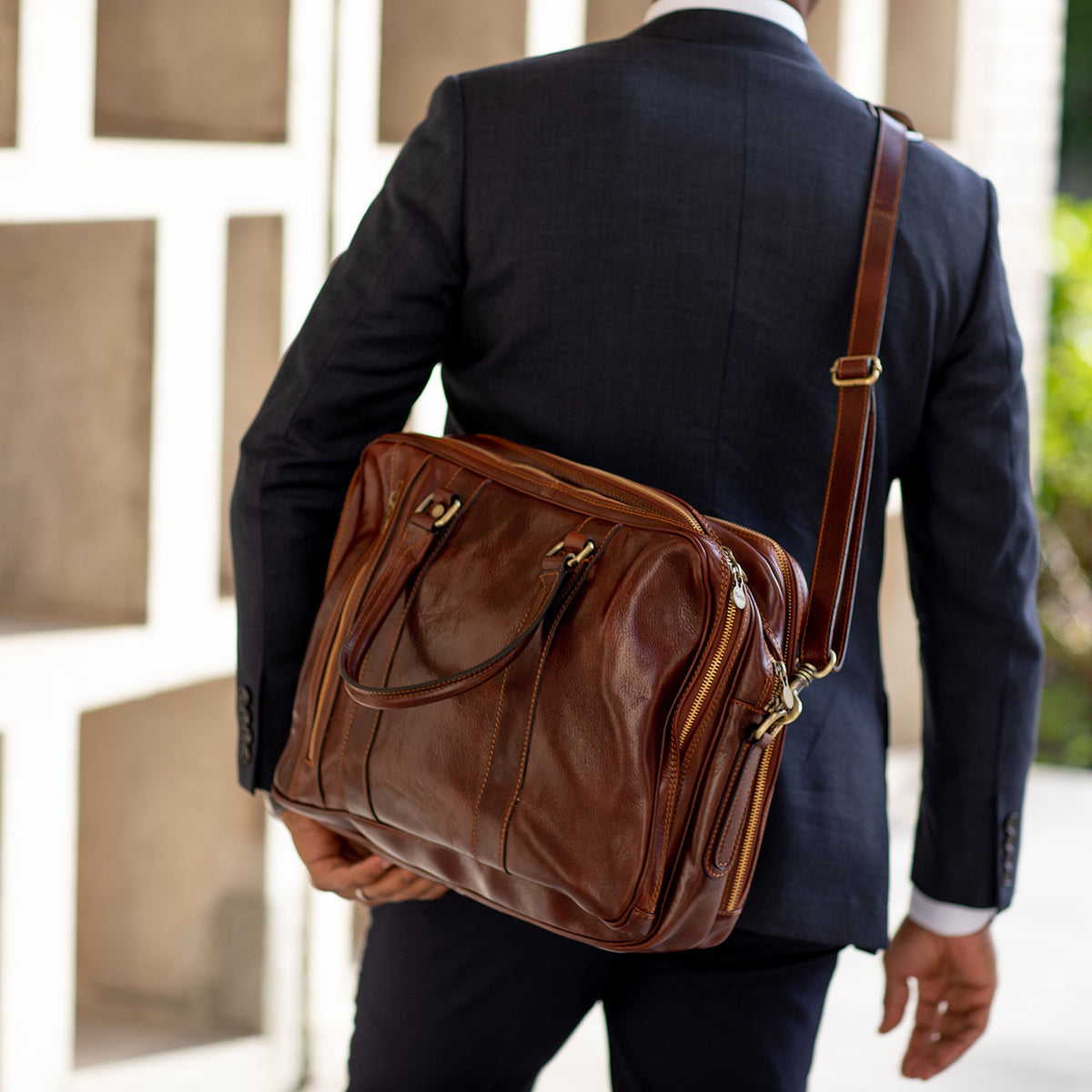 Cuero Estilo Leather Laptop Bag - Handcrafted Floater Leather Business & Travel Bag, Tan