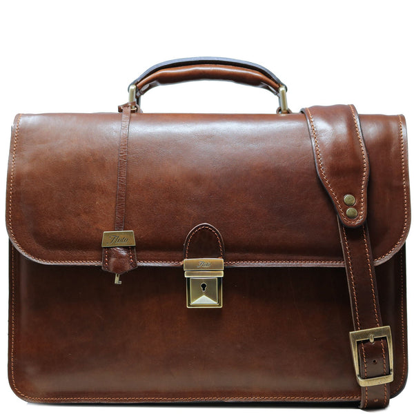 The Floto Duomo leather briefcase is a men's attache business bag that is handcrafted in Italy.  This is the Duomo Brief  in Vecchio Brown.