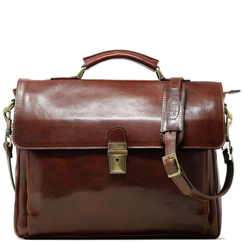 The Floto Corsica Laptop Bag is a men's leather business bag that is handcrafted in Italy. This is the Corsica Laptop Bag in Vecchio Brown.