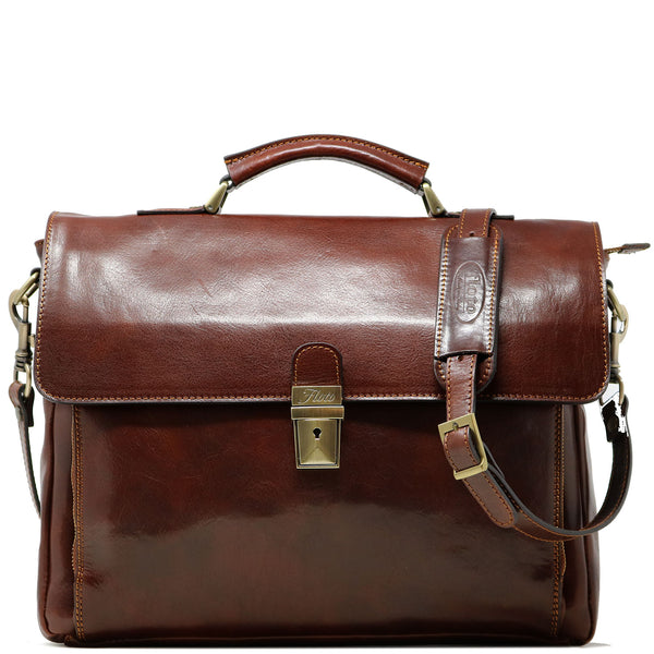 The Floto Corsica Laptop Bag is a men's leather business bag that is handcrafted in Italy. This is the Corsica Laptop Bag in Vecchio Brown.