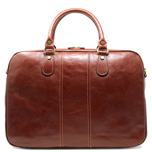 The Floto Venezia Slim Italian leather briefcase is a men's business bag that is handcrafted in Italy. This is the Venezia Slim in Vecchio Brown.
